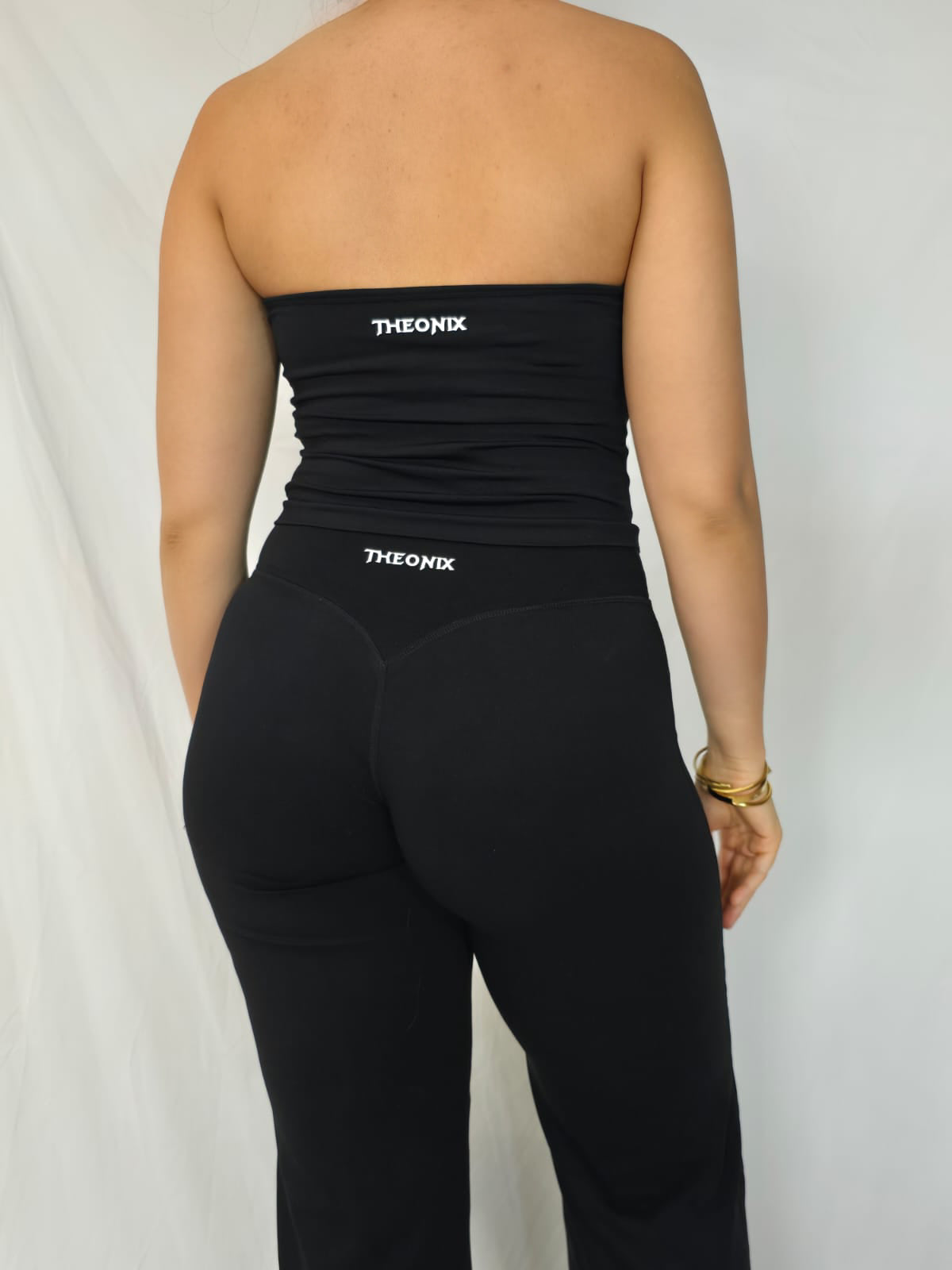 Obsidian essential halter